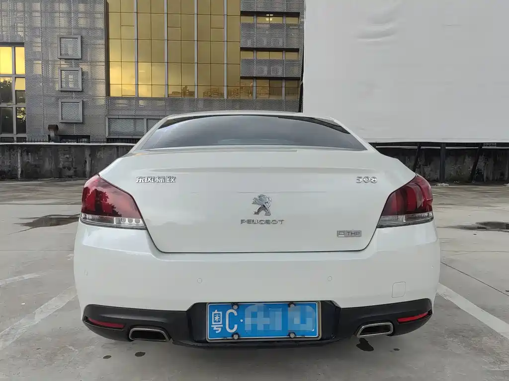 Peugeot 508 2015 — фото 16