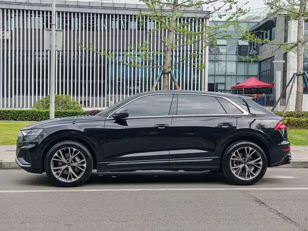 Audi Q8 2022