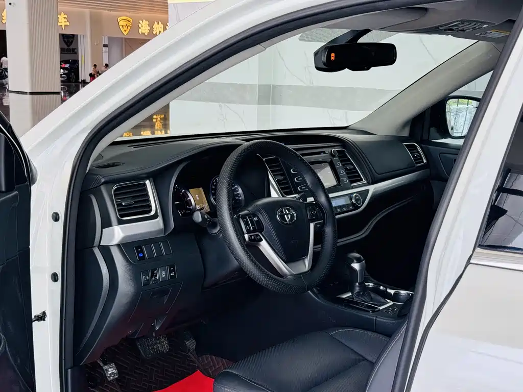 Toyota Highlander 2017 — фото 12