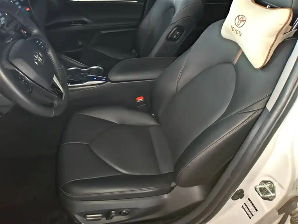 Toyota Camry 2022 — фото 15