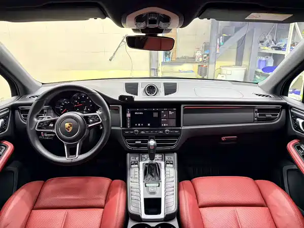 Porsche Macan 2021