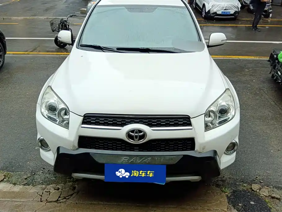 Toyota RAV4 2011
