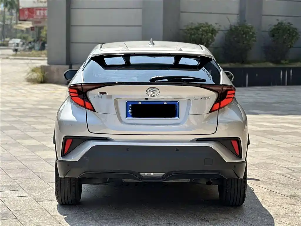 Toyota C-HR 2022 — фото 5