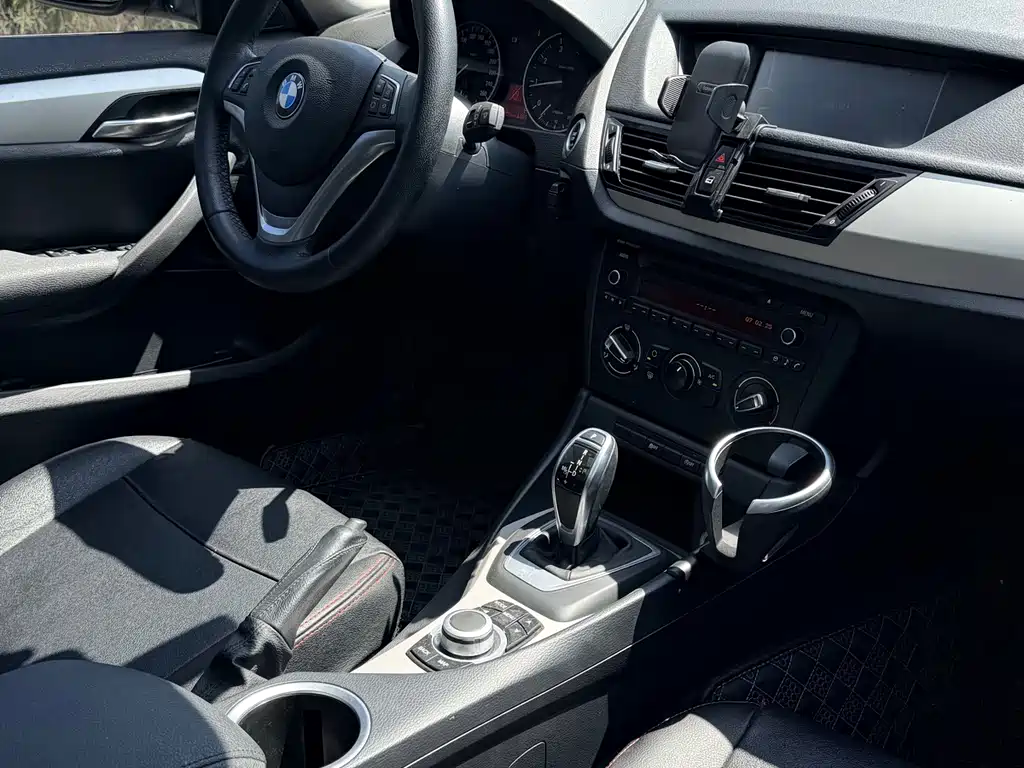 BMW X1 2014 — фото 15