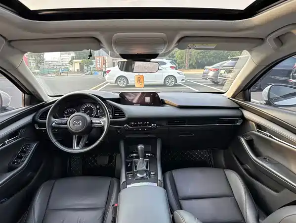 Mazda 3 Axela 2022