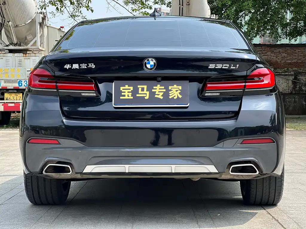 BMW 5 Series 2022 — фото 19
