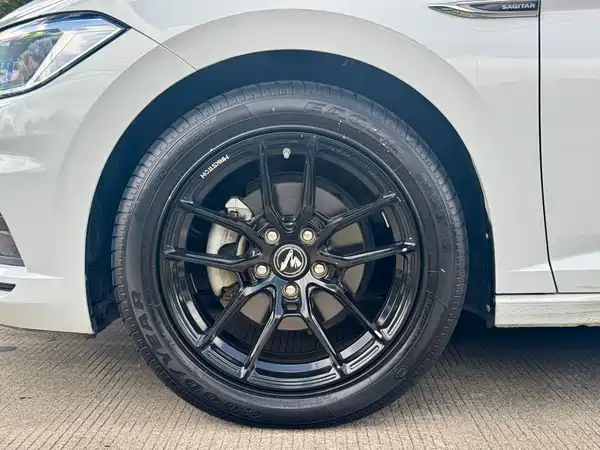Volkswagen Sagitar 2020