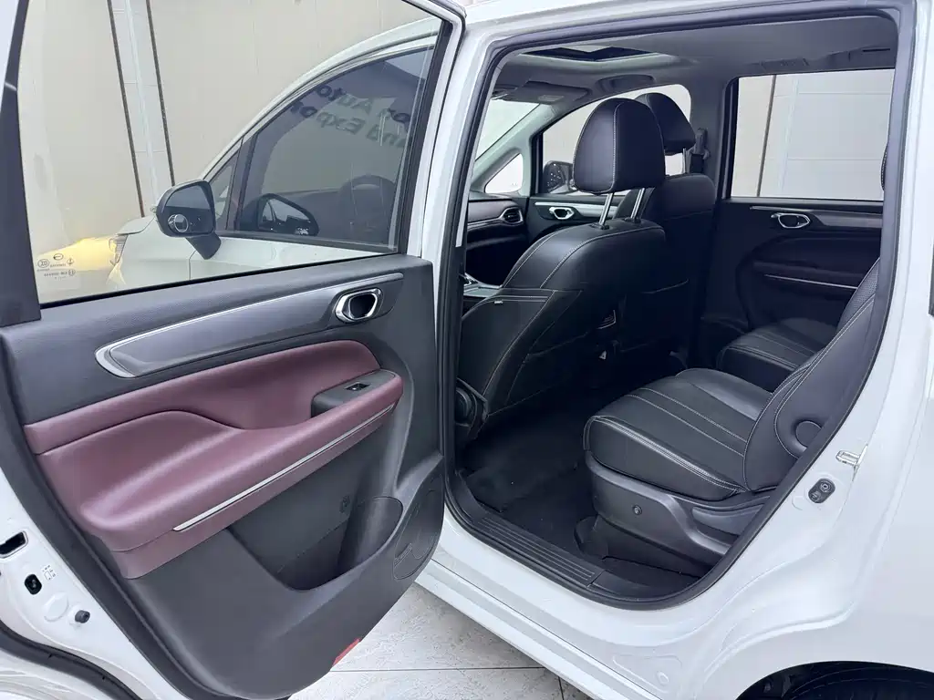 GAC Motor Trumpchi M6 2022 — фото 14