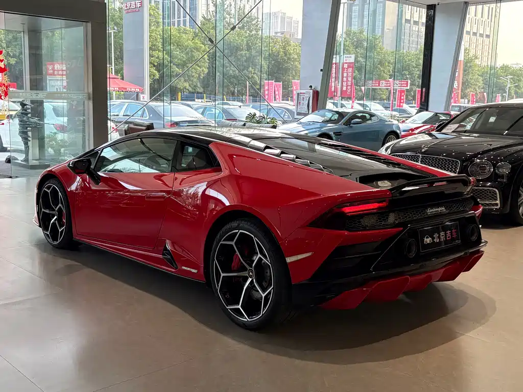 Lamborghini Huracan 2021 — фото 24
