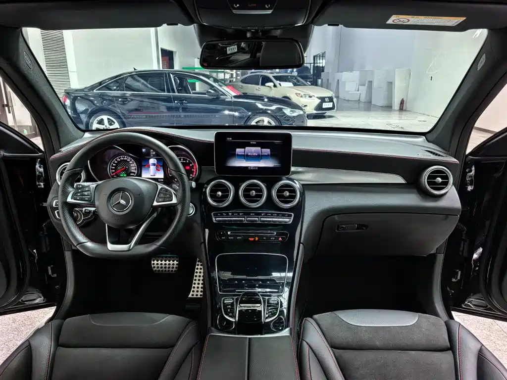 Mercedes-Benz GLC AMG 2018 — фото 9