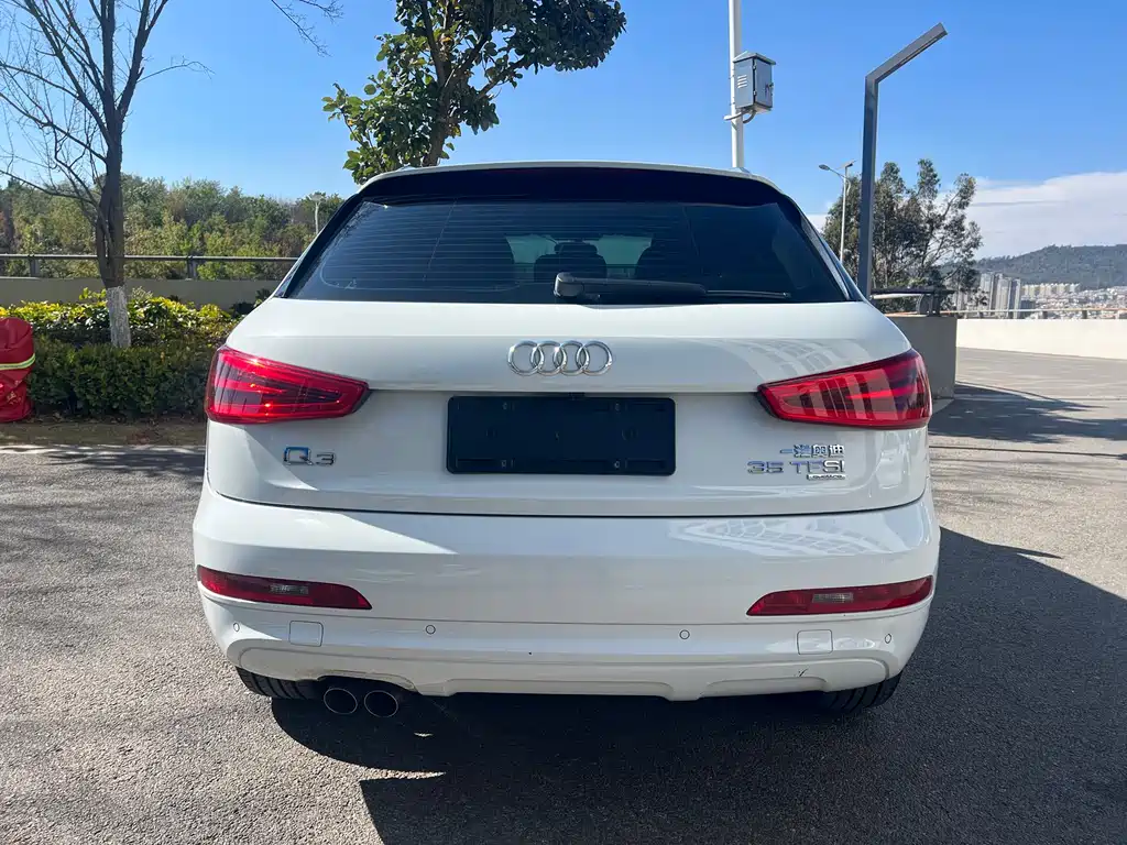 Audi Q3 2016 — фото 14