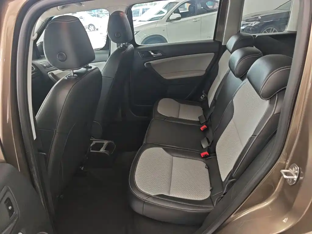 Skoda Yeti 2018 — фото 17