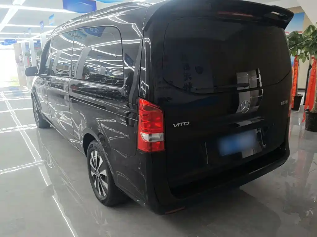 Mercedes-Benz Vito 2023 — фото 5