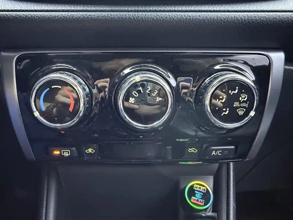 Toyota Yaris L 2022 — фото 15