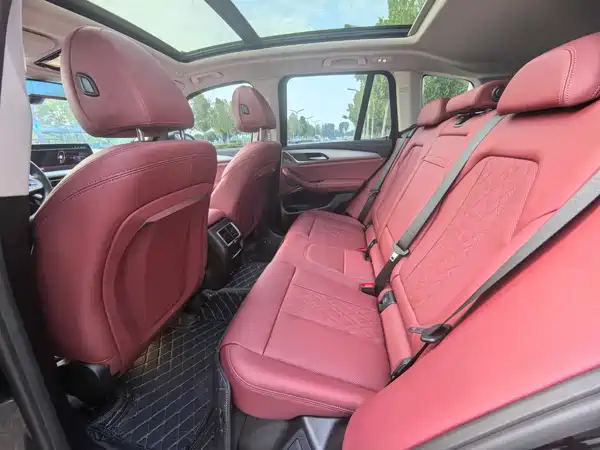 BMW iX3 2024