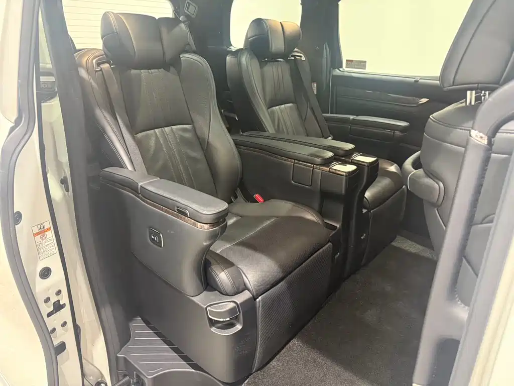 Toyota Alphard 2018 — фото 6