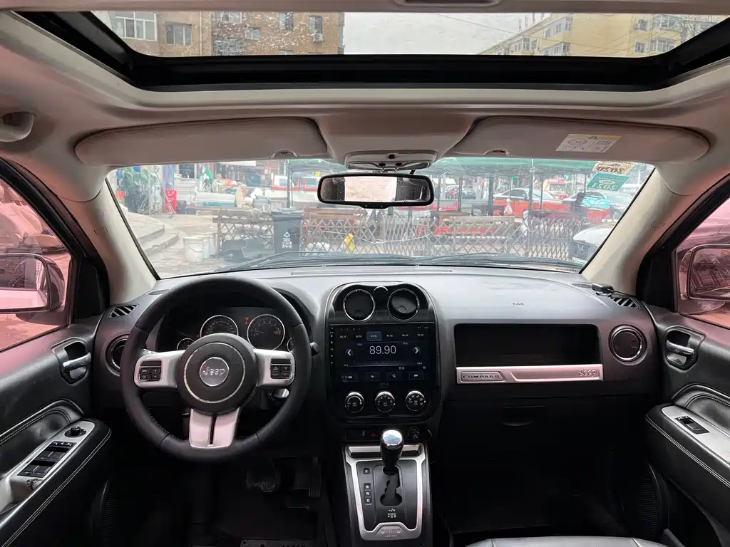 Jeep Compass 2014 — фото 7