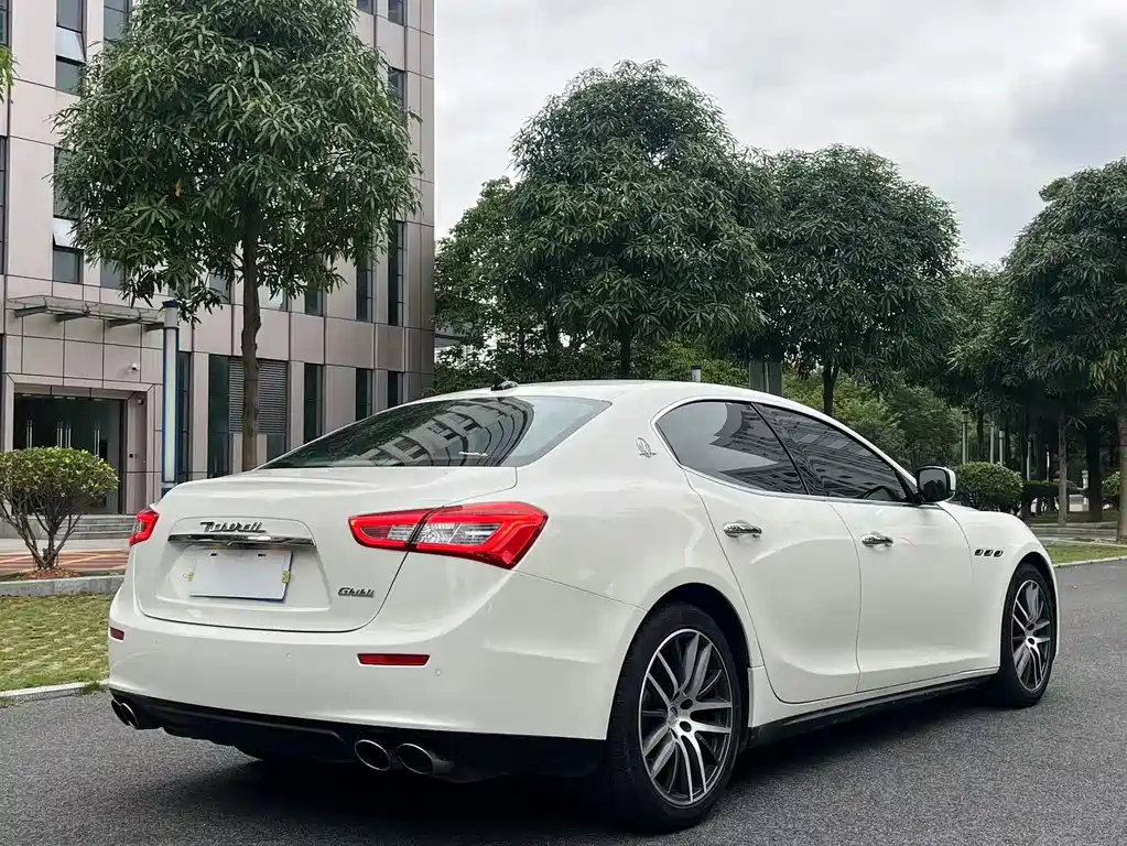 Maserati Ghibli 2015 — фото 4