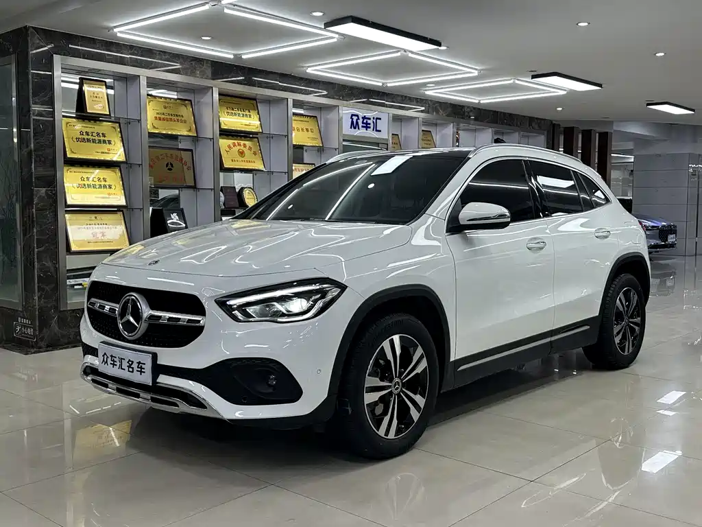 Mercedes-Benz GLA 2023 — фото 1