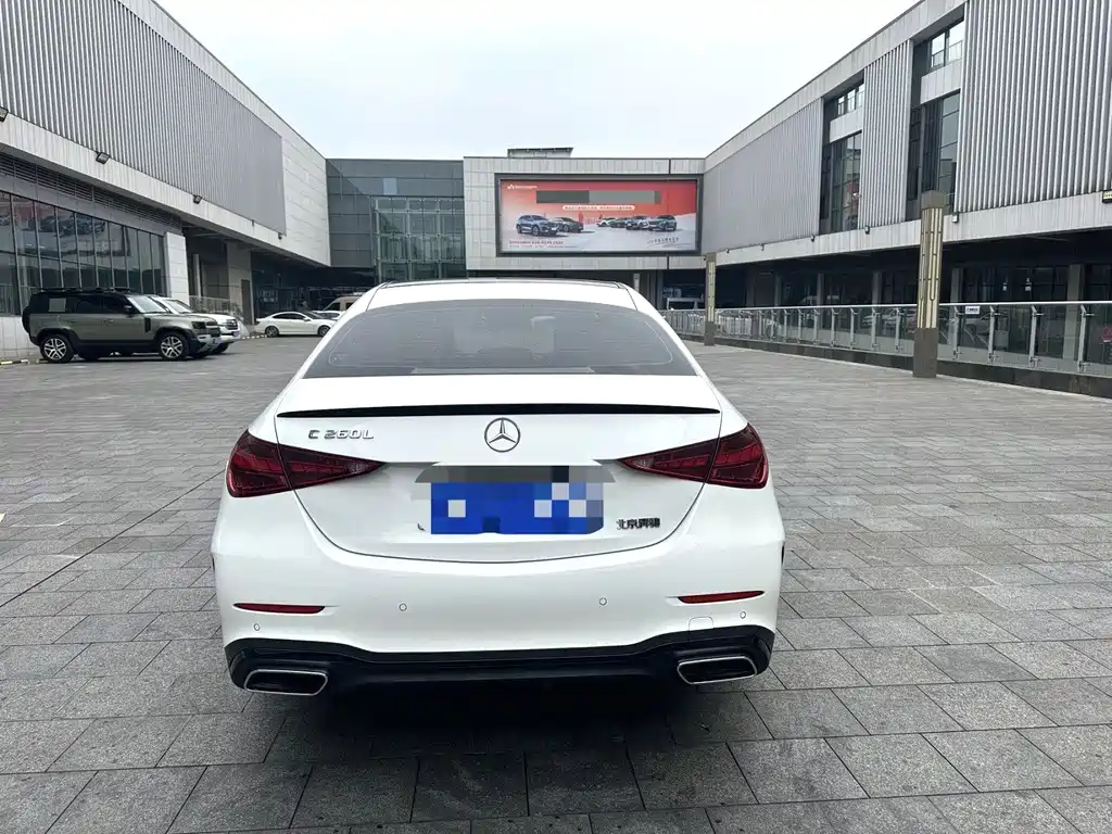 Mercedes-Benz C-Class 2024