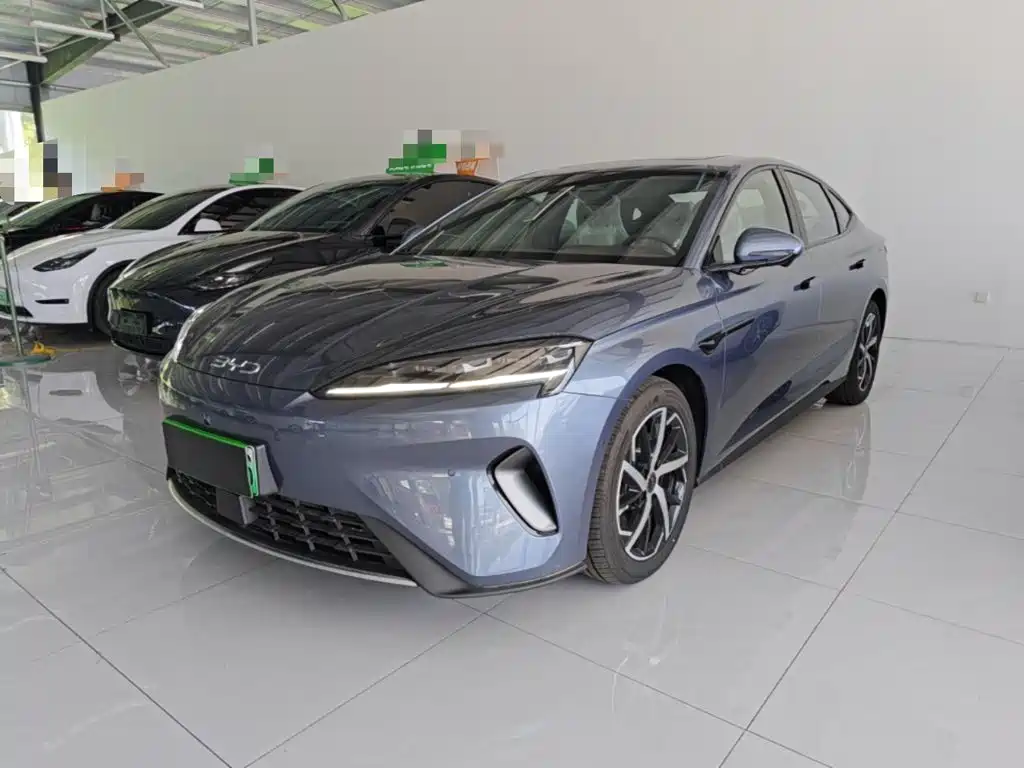 BYD Seal 07 DM-i 2026 — фото 1
