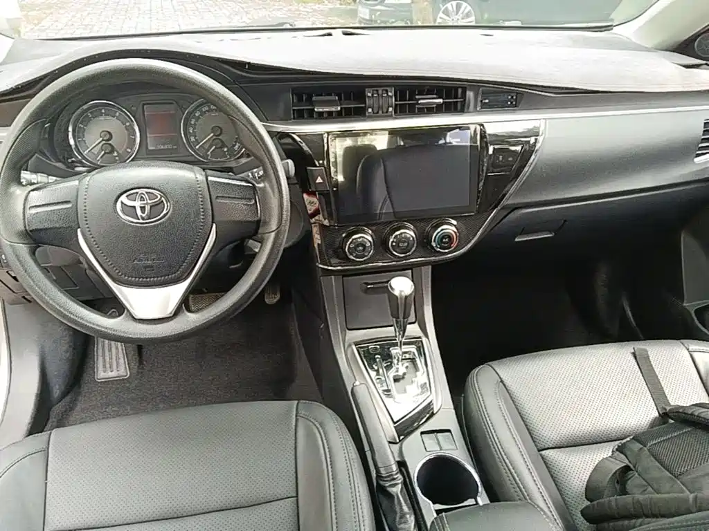 Toyota Corolla 2016 — фото 10