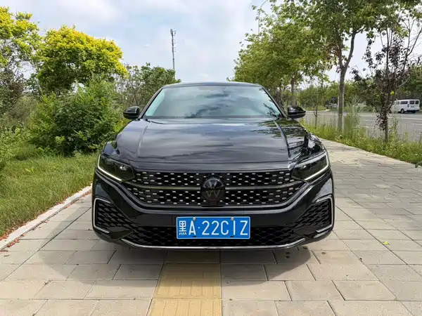 Volkswagen Passat 2022