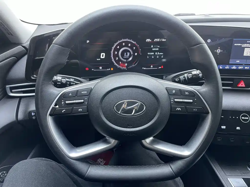 Hyundai Elantra 2022 — фото 9