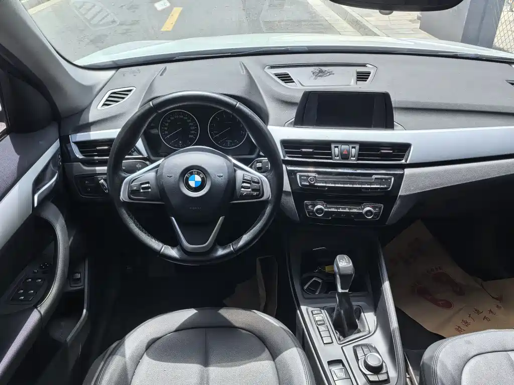 BMW X1 2017 — фото 8