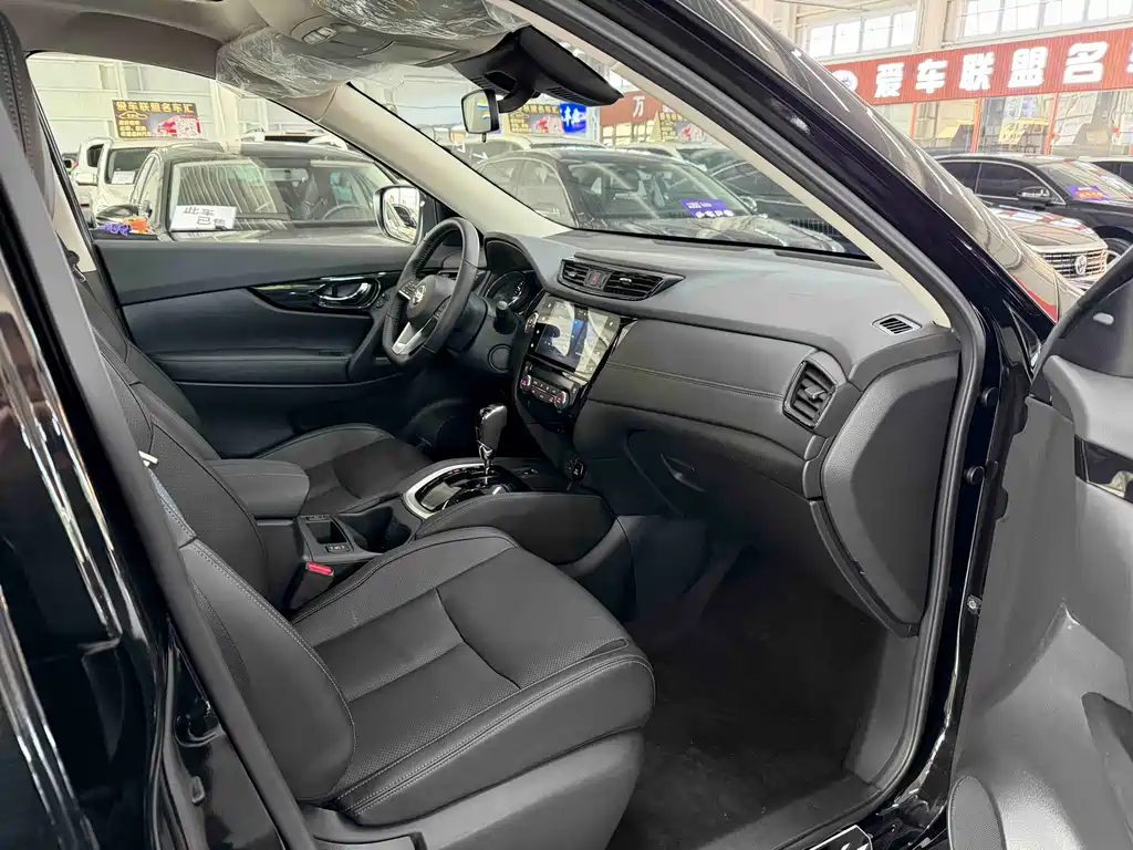 Nissan X-Trail 2025 — фото 14