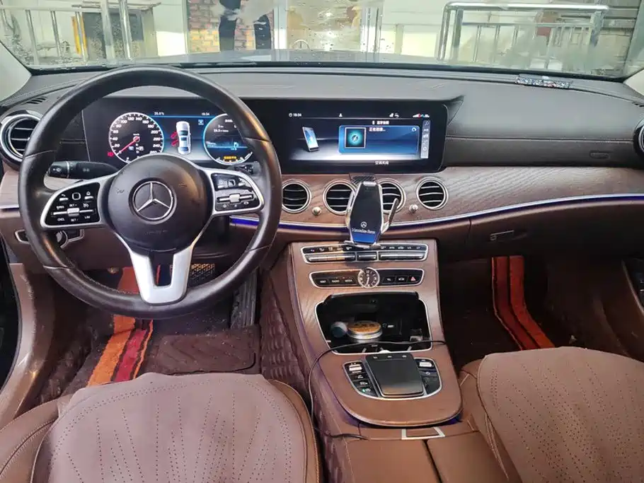 Mercedes-Benz E-Class 2020 — фото 12