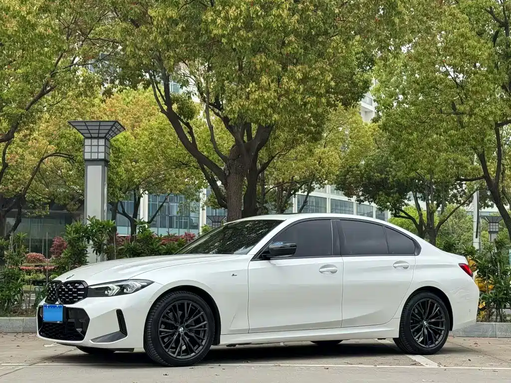 BMW 3 Series 2023