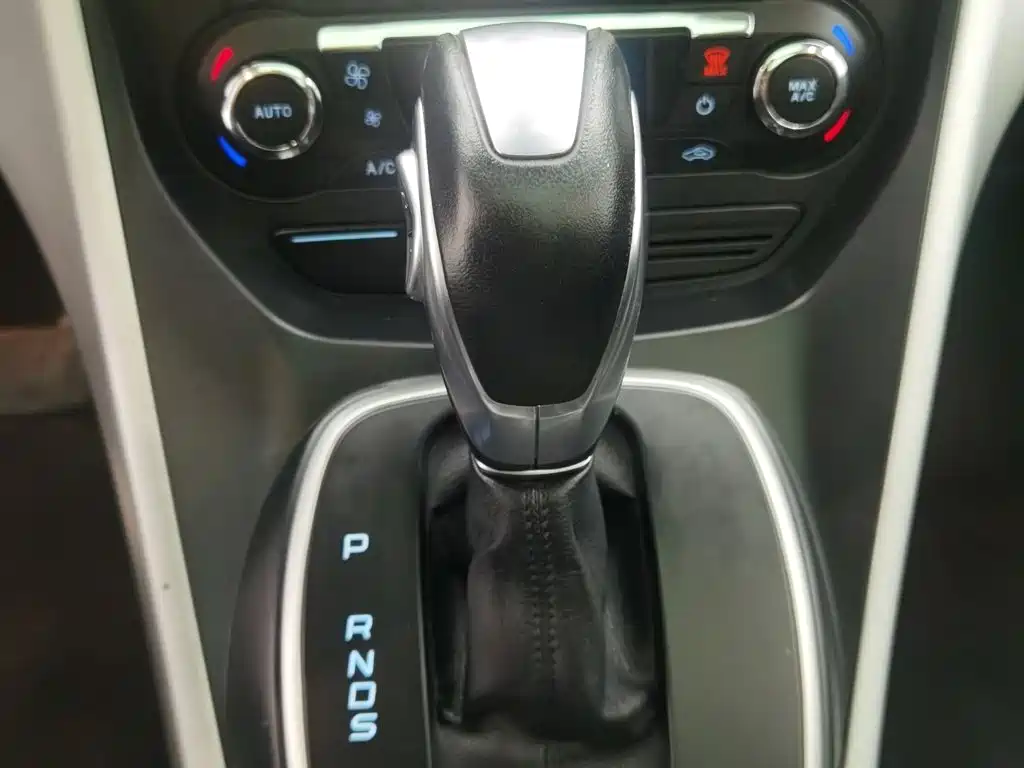 Ford Kuga 2014 — фото 13