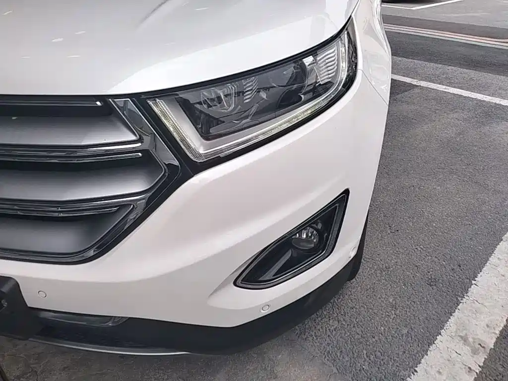 Ford Edge 2015 — фото 24