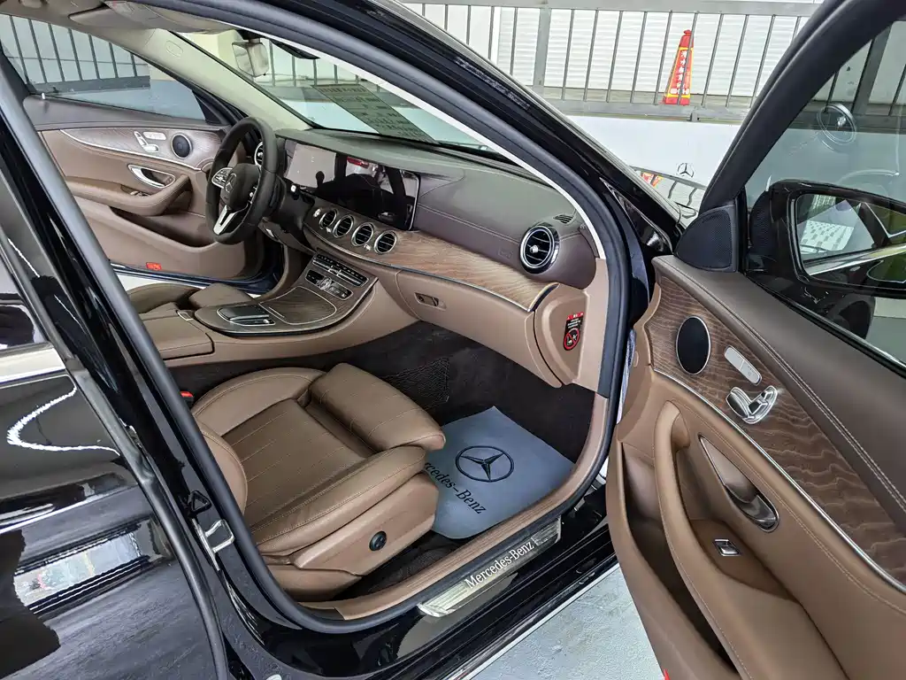 Mercedes-Benz E-Class 2019 — фото 8