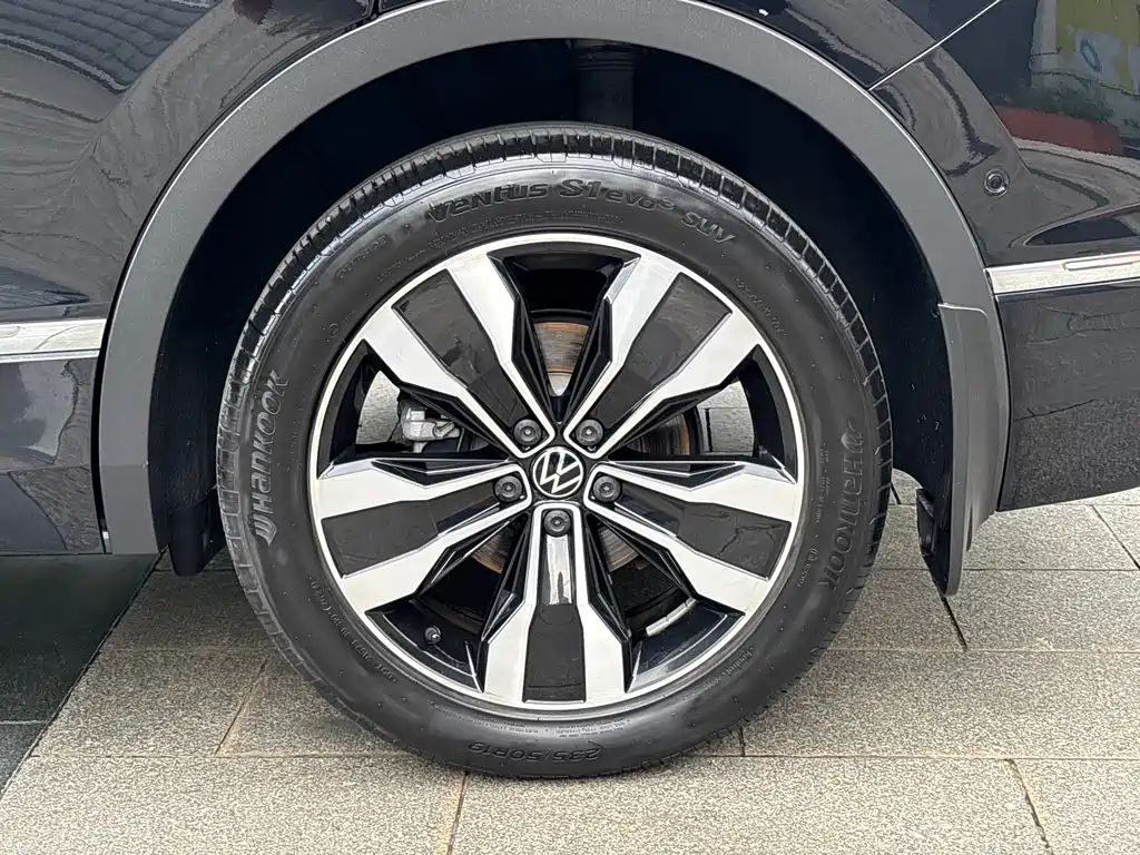 Volkswagen Tiguan L 2022 — фото 12