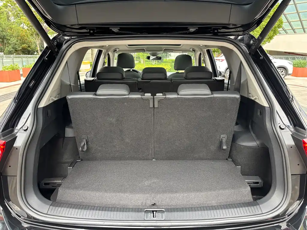 Volkswagen Tiguan L 2022 — фото 33