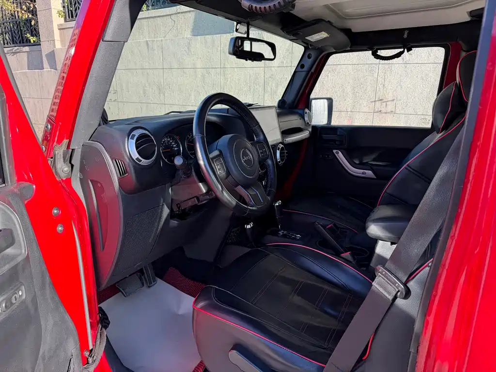 Jeep Wrangler 2014 — фото 15