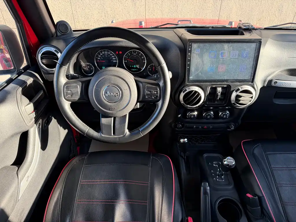 Jeep Wrangler 2014 — фото 13