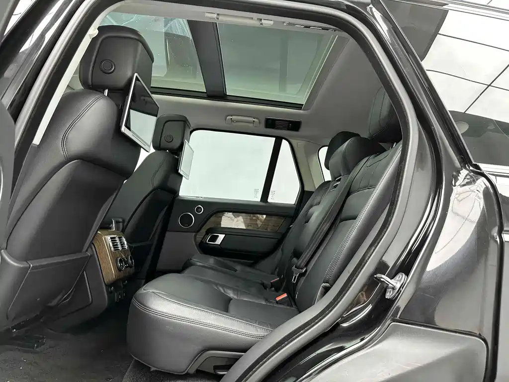 Land Rover Range Rover 2018 — фото 12