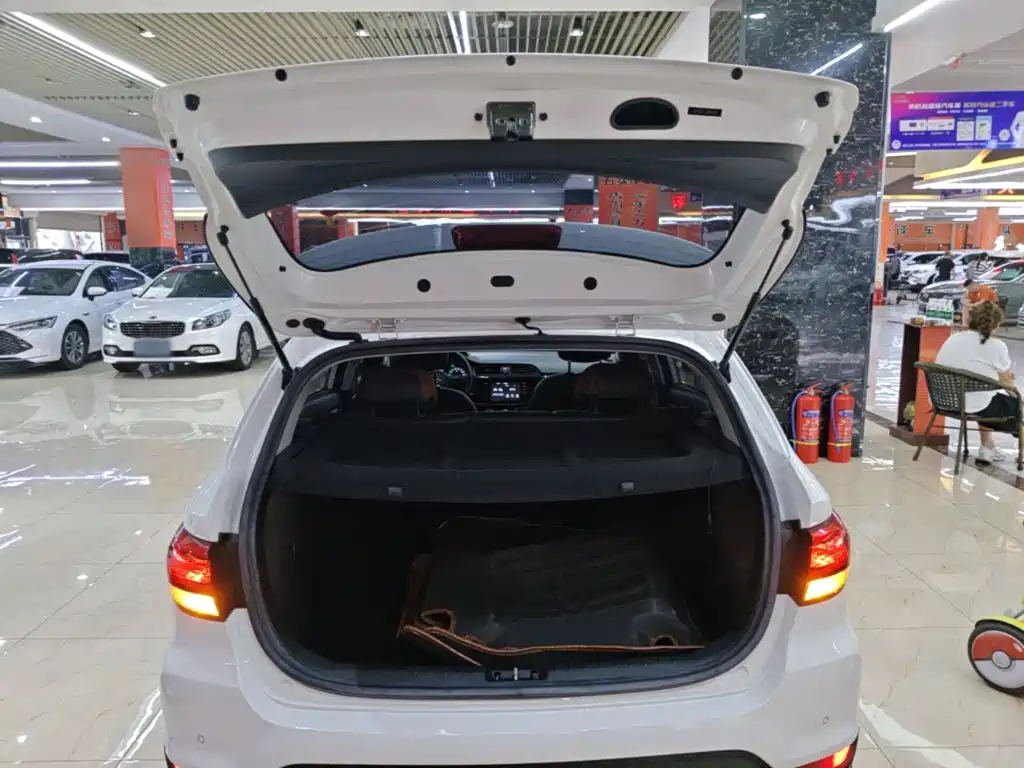 Kia KX CROSS 2019 — фото 19