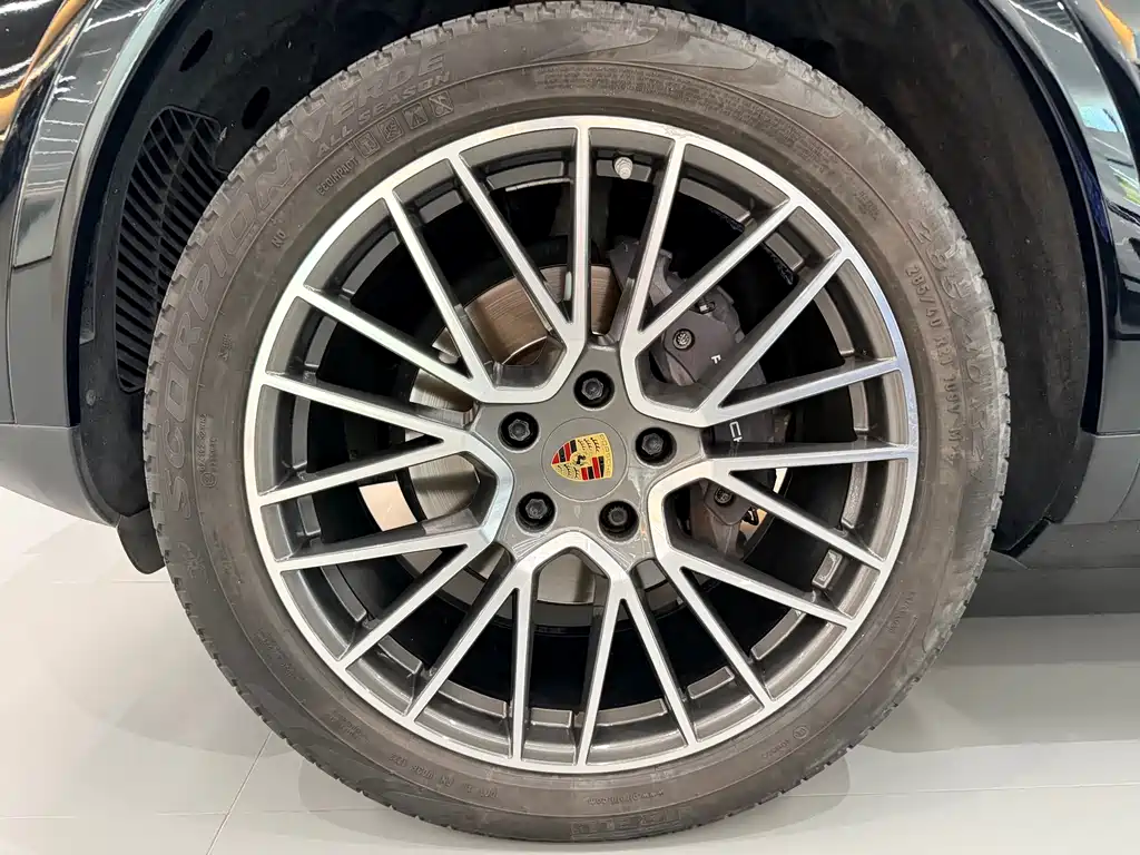 Porsche Cayenne 2020 — фото 13