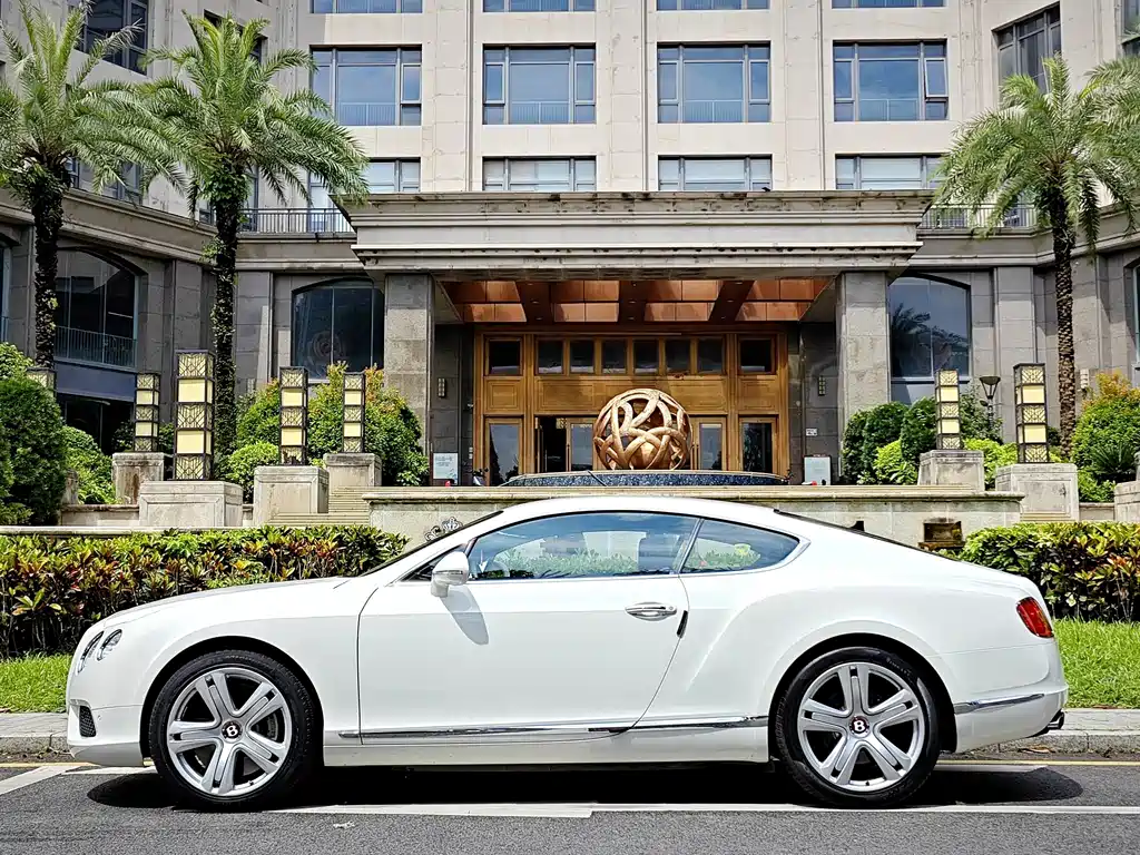 Bentley Continental 2013 — фото 20