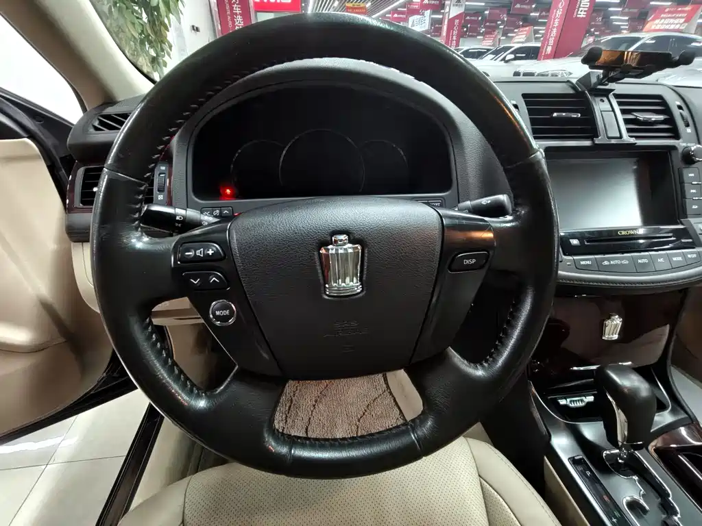 Toyota Crown 2012 — фото 18