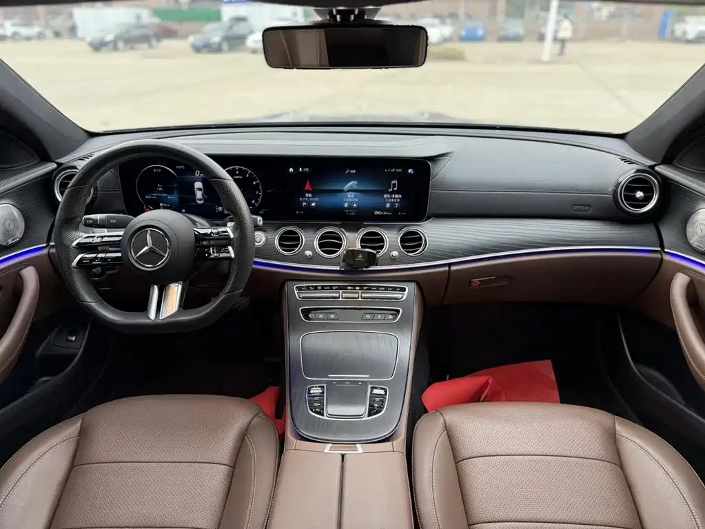 Mercedes-Benz E-Class 2021 — фото 15