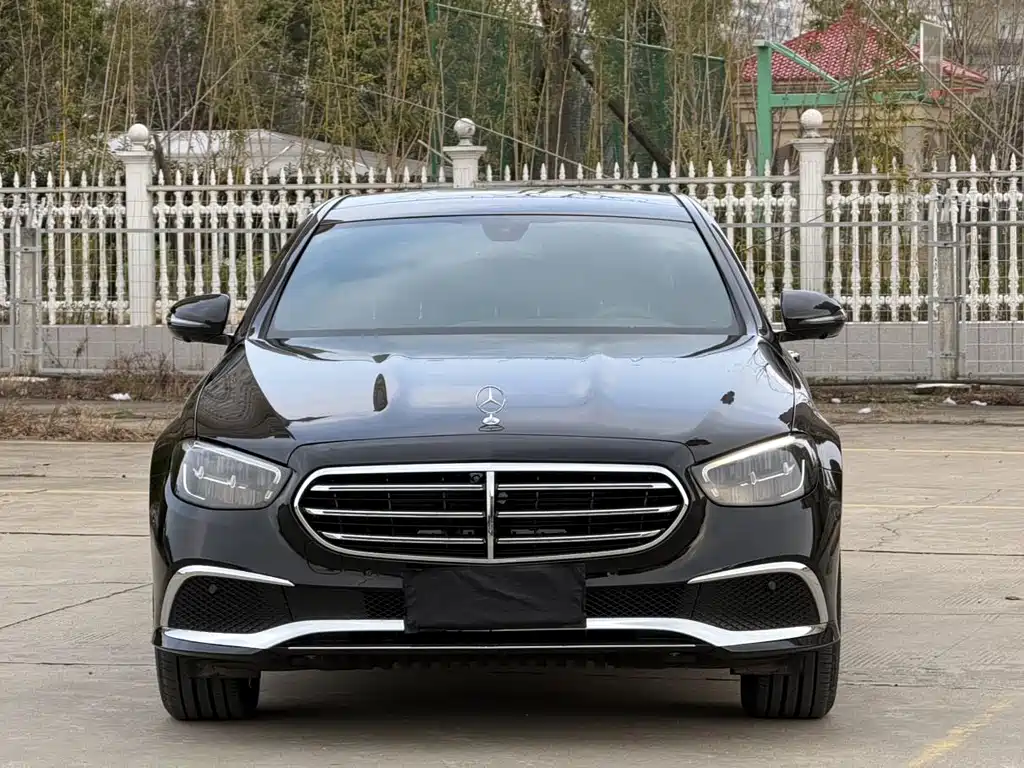 Mercedes-Benz E-Class 2021 — фото 16