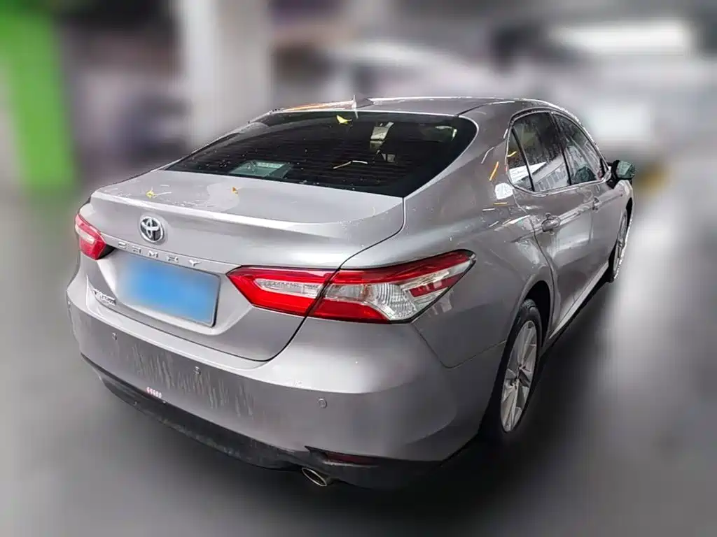Toyota Camry 2023 — фото 12