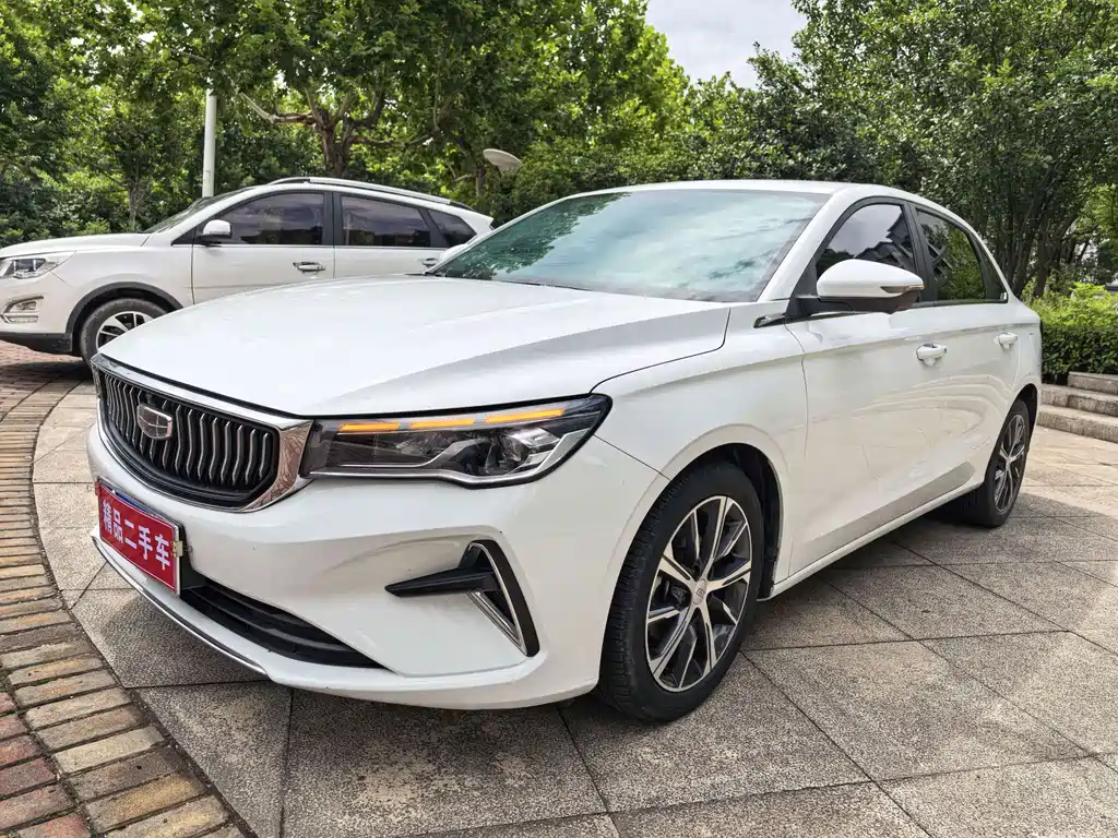 Geely Emgrand 2023