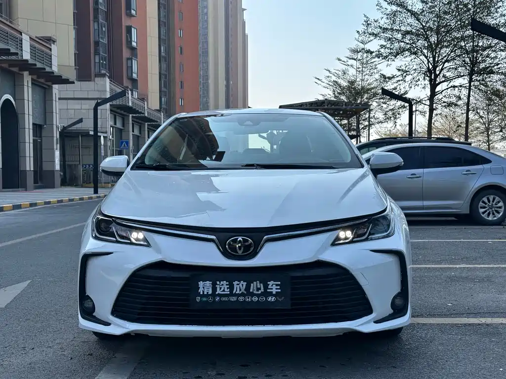 Toyota Corolla 2023 — фото 2