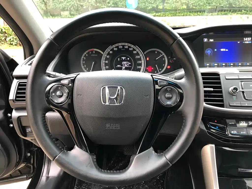 Honda Accord 2018 — фото 11